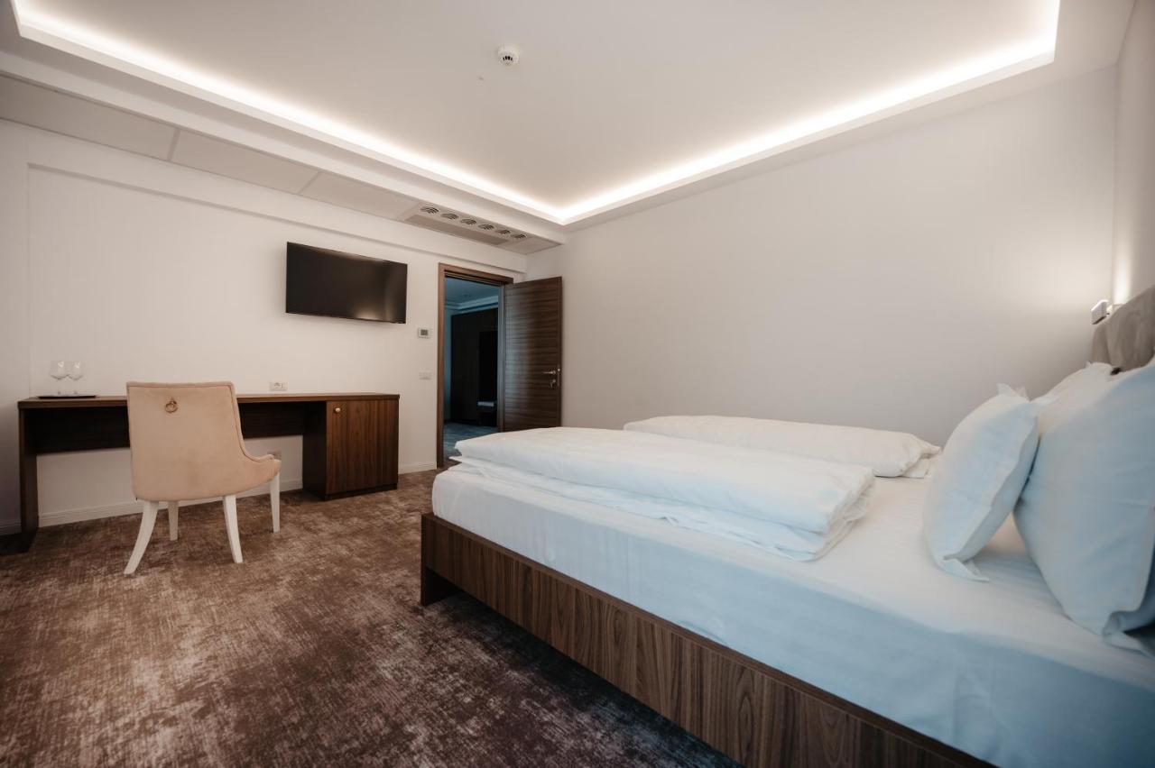 Hotel Ariata Scheia ภายนอก รูปภาพ