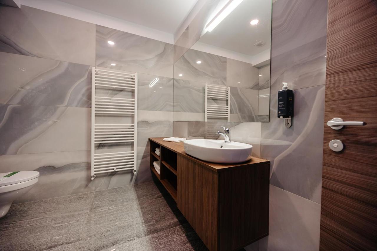 Hotel Ariata Scheia ภายนอก รูปภาพ