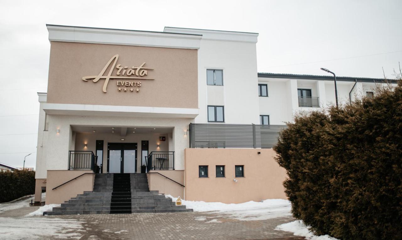 Hotel Ariata Scheia ภายนอก รูปภาพ