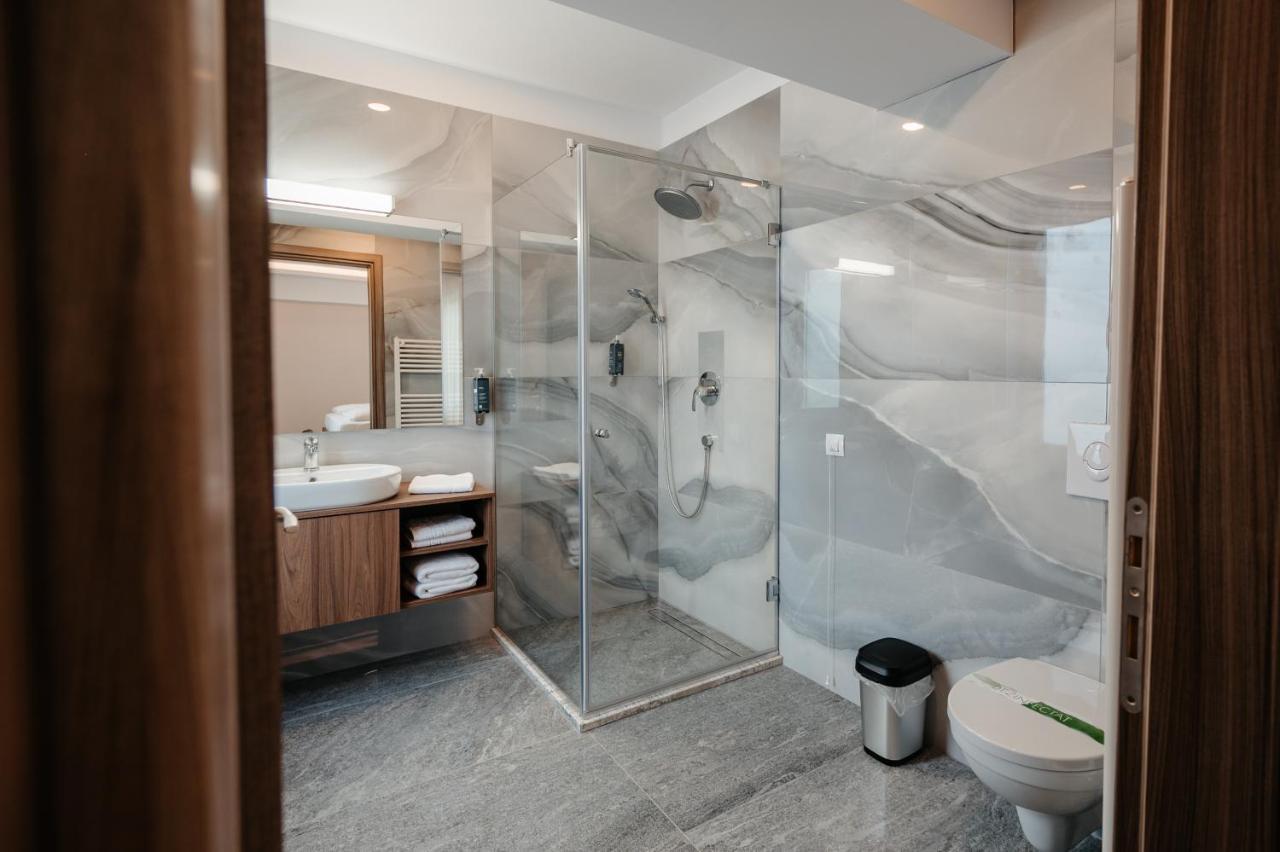 Hotel Ariata Scheia ภายนอก รูปภาพ