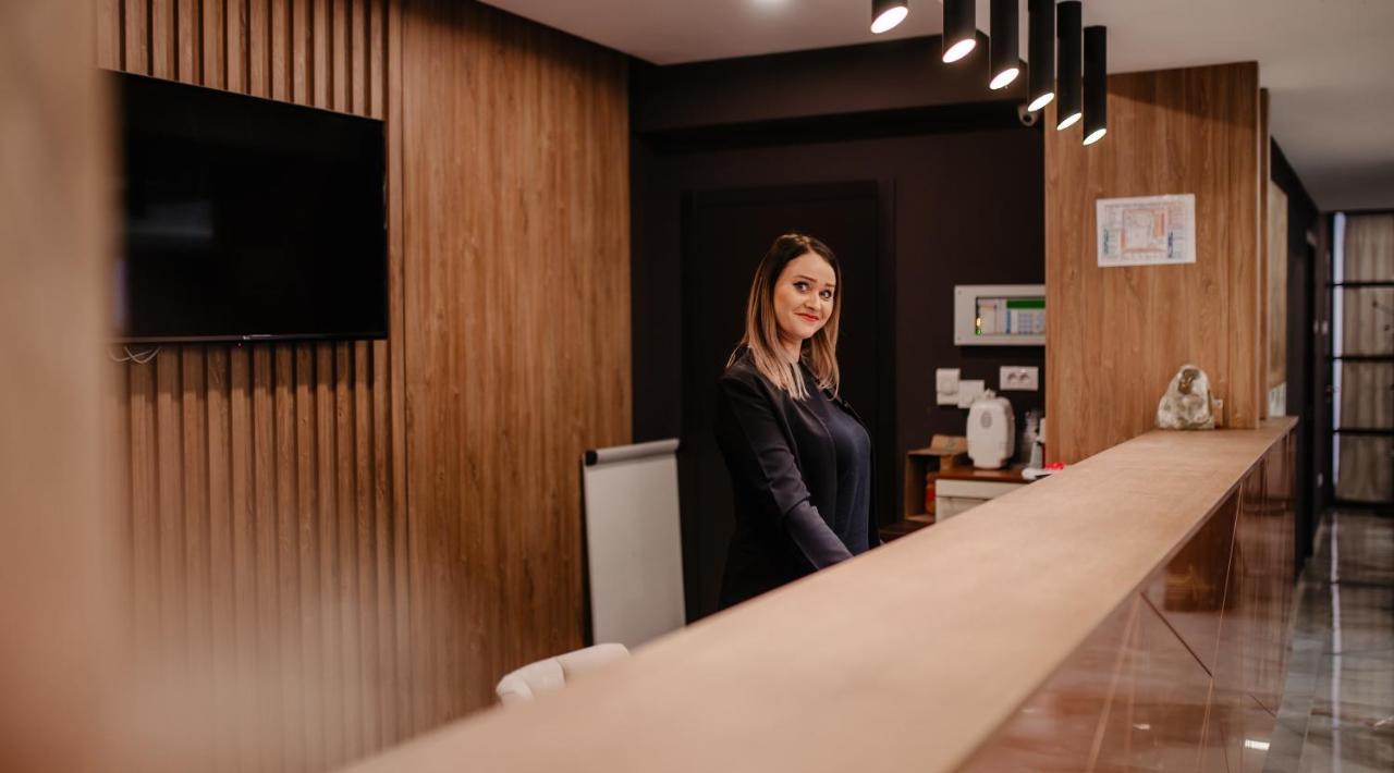 Hotel Ariata Scheia ภายนอก รูปภาพ