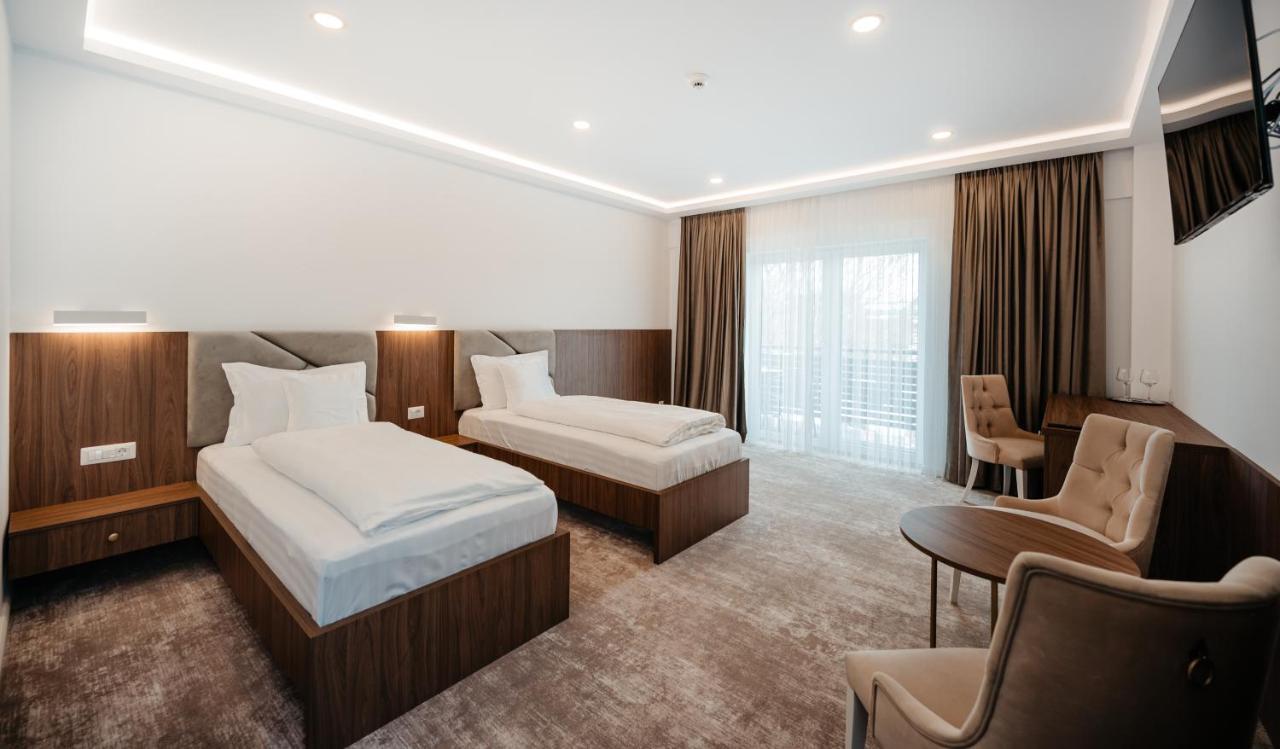 Hotel Ariata Scheia ภายนอก รูปภาพ