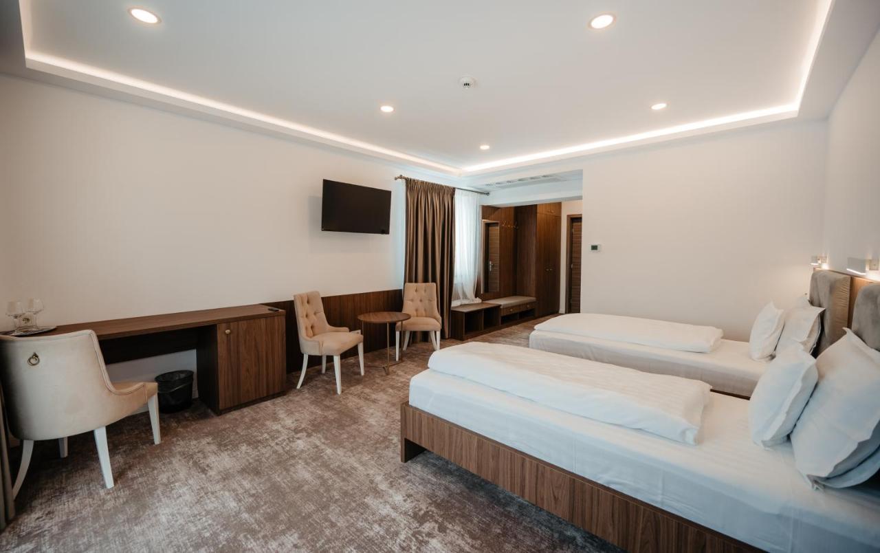 Hotel Ariata Scheia ภายนอก รูปภาพ