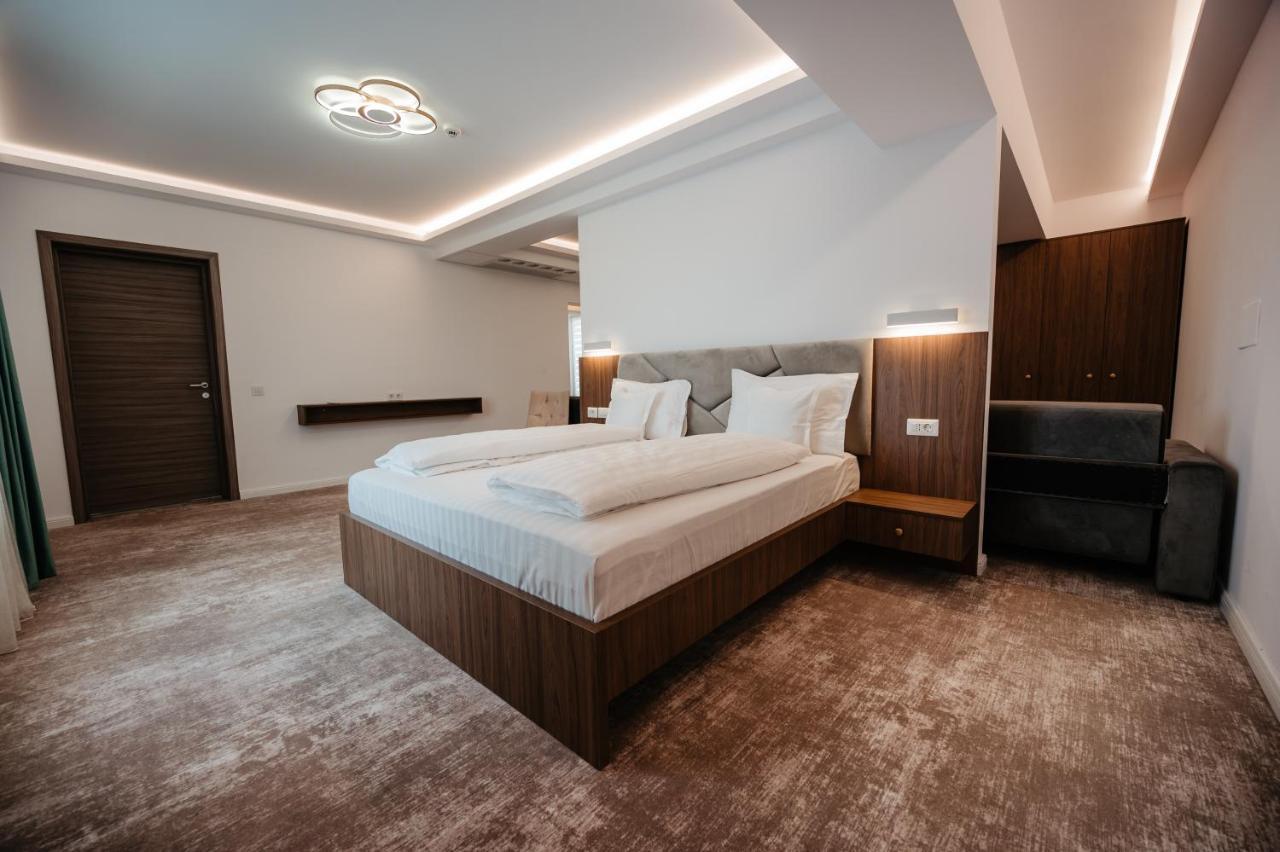 Hotel Ariata Scheia ภายนอก รูปภาพ