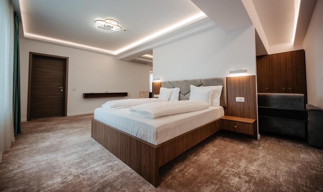 Hotel Ariata Scheia ภายนอก รูปภาพ
