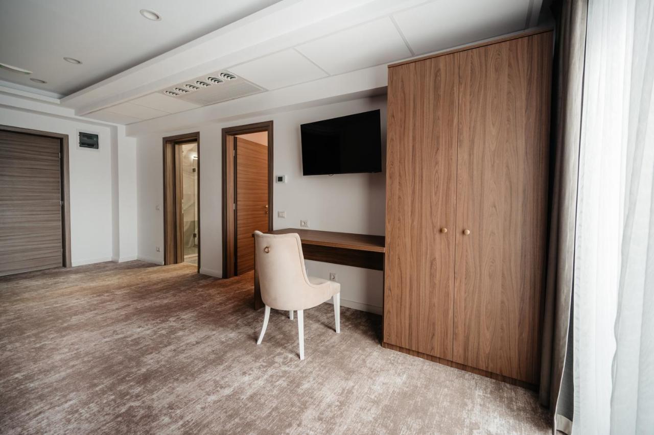 Hotel Ariata Scheia ภายนอก รูปภาพ