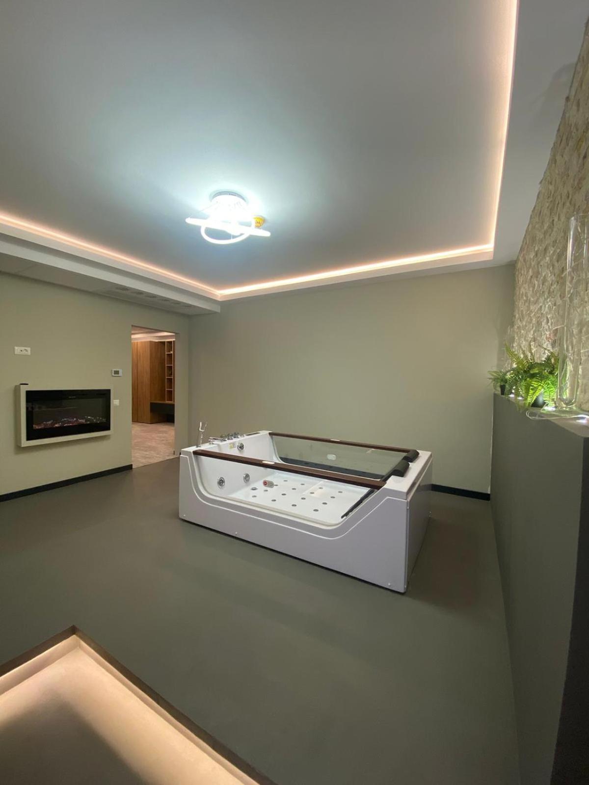 Hotel Ariata Scheia ภายนอก รูปภาพ